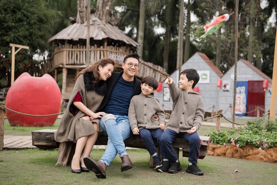 Đan Lê rạng rỡ cùng ông xã Khải Anh chụp ảnh du xuân ngày đầu năm mới - 2 Đan Lê rạng rỡ cùng ông xã Khải Anh chụp ảnh du xuân ngày đầu năm mới - 2