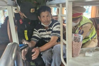Vụ chém 2 người ở phòng trọ: Nghi phạm bị bắt trên xe khách