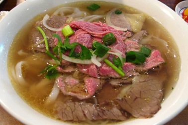 Tranh cãi món phở tái của nhà hàng Việt ở Mỹ