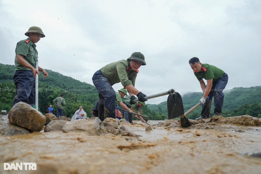 Thảm họa lũ quét Làng Nủ: Tìm thấy thêm một thi thể - 1