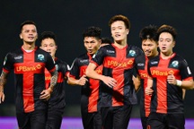 Hoàng Đức ghi bàn đẹp mãn nhãn giúp CLB Ninh Bình chiến thắng quan trọng