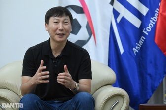 HLV Kim Sang Sik: “Tôi sợ làm mang tiếng HLV Park Hang Seo ở Việt Nam”