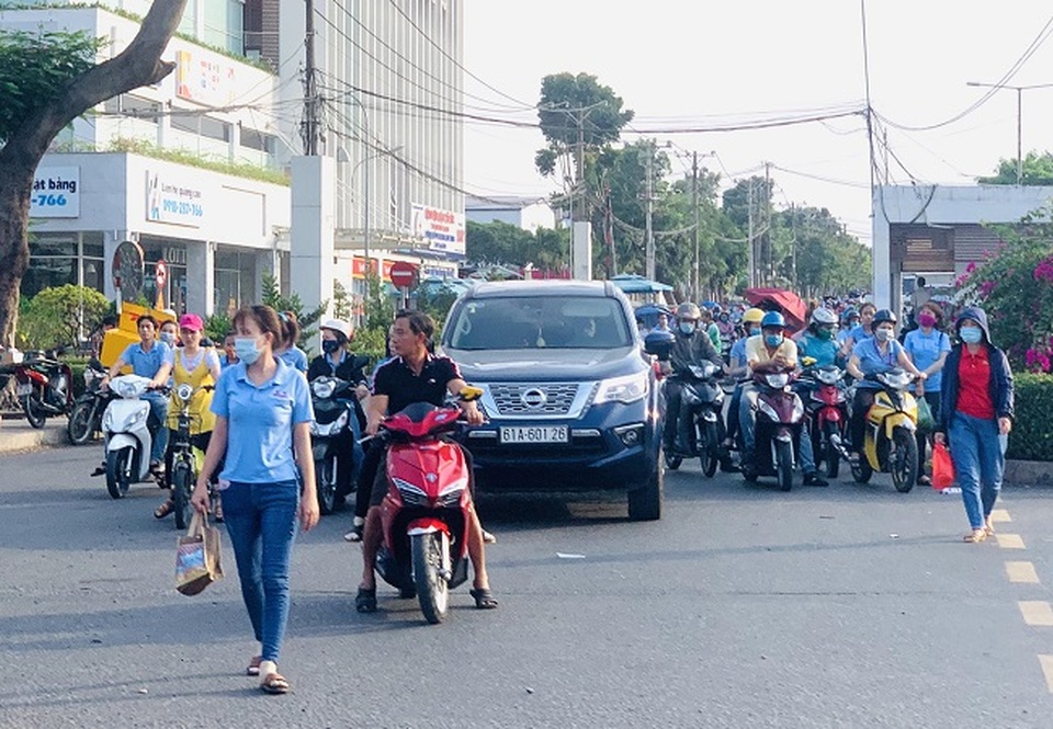 TPHCM: Doanh nghiệp hỗ trợ người lao động chống COVID-19 - 1 TPHCM: Doanh nghiệp hỗ trợ người lao động chống COVID-19 - 1