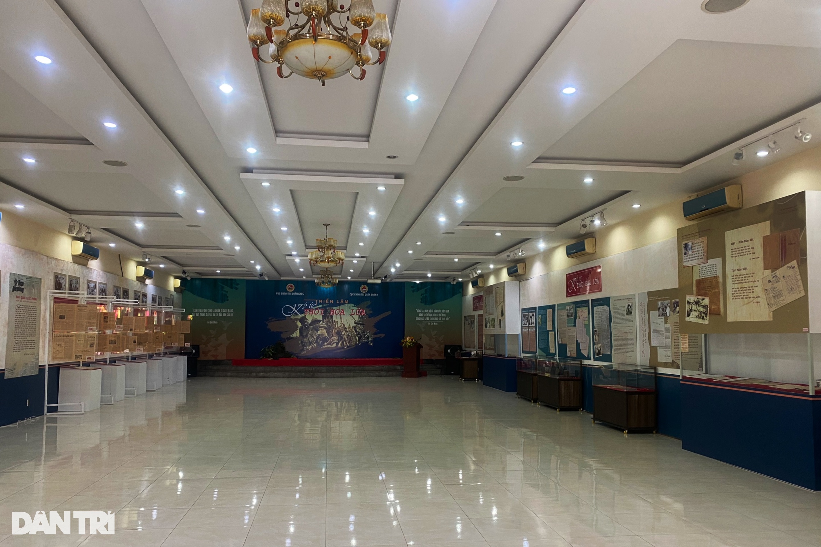 Bức thư viết bằng máu của chiến sĩ gửi đồng đội trước giờ hy sinh - 1 Bức thư viết bằng máu của chiến sĩ gửi đồng đội trước giờ hy sinh - 1