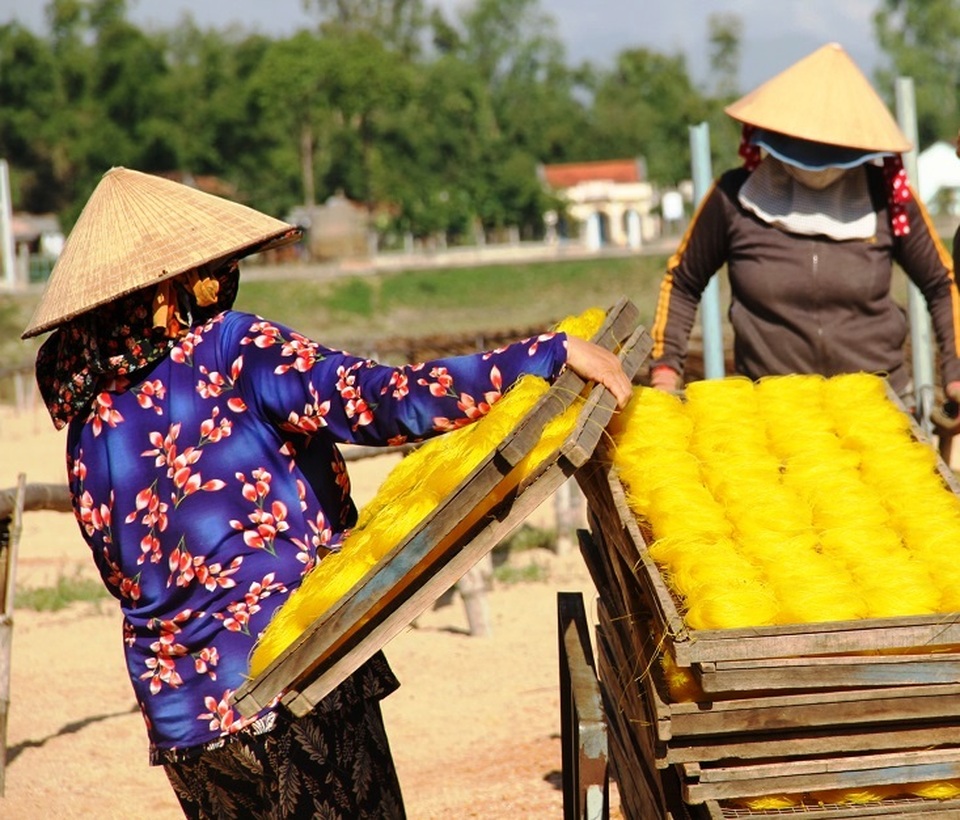 Làng bún - bánh tất bật ‘đỏ lửa’, chạy đua kiếm tiền sắm Tết - 8 Làng bún - bánh tất bật ‘đỏ lửa’, chạy đua kiếm tiền sắm Tết - 8