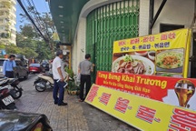 Vụ khách Trung Quốc tố bị "chặt chém" ở Nha Trang: Quán thiếu giấy phép