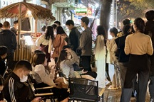 Hà Nội: Bán loại trà sữa nướng độc lạ, quán vừa mở cửa 30 phút đã hết chỗ