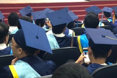 Sinh viên năm cuối đối diện với nỗi lo thất nghiệp hay mở ra cơ hội mới?