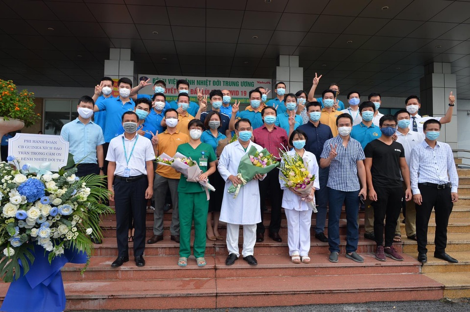 Phi hành đoàn Guinea Xích đạo âm tính với Covid-19 sau 5 lần xét nghiệm - 1 Phi hành đoàn Guinea Xích đạo âm tính với Covid-19 sau 5 lần xét nghiệm - 1