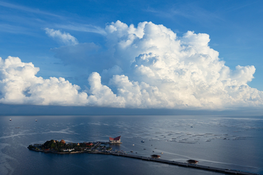 Kinh ngạc với trọng lượng thực tế của một đám mây