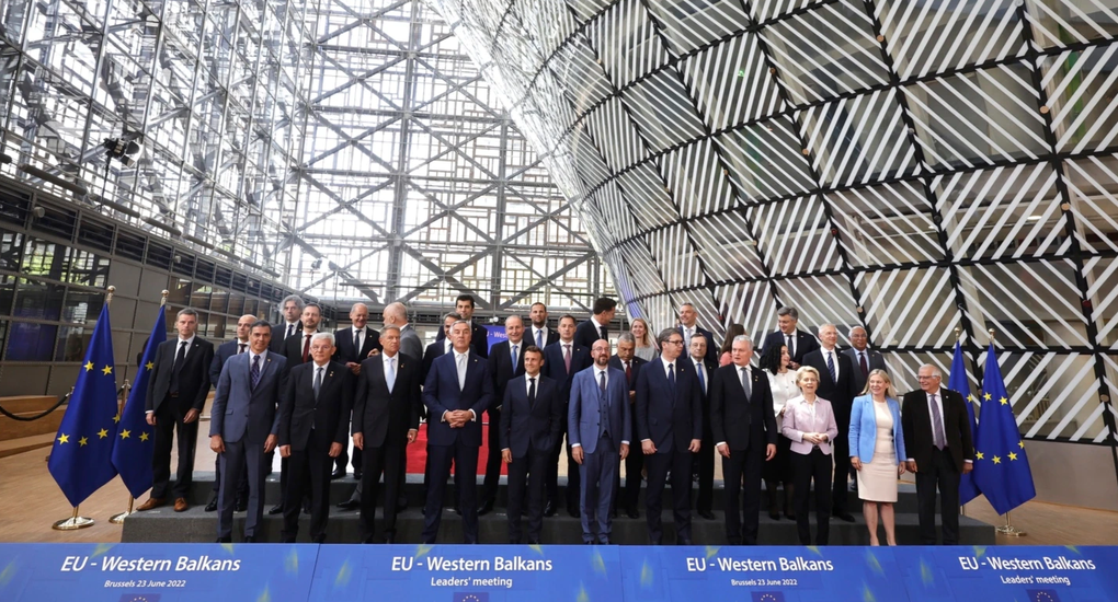 Ukraine chính thức trở thành ứng viên EU - 1 Ukraine chính thức trở thành ứng viên EU - 1