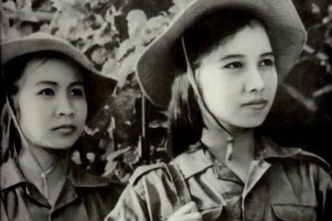 Ca khúc “Màu hoa đỏ” bị cấm hát, Trọng Tấn và Tùng Dương nói gì?