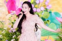 Hồ Quỳnh Hương, Việt Tú hát tại đêm nhạc "Sáng đạo trong đời"