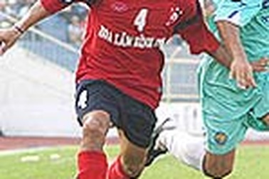 Ai quản lý "chợ cầu thủ"?