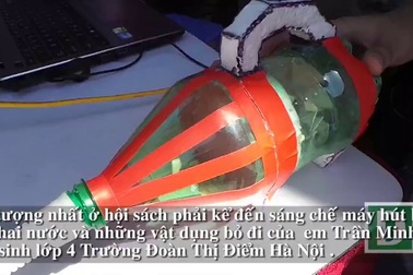 Học sinh nhí sáng chế máy hút bụi tại hội sách thiếu nhi 2016