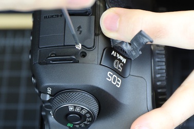 "Mổ xẻ" và khám phá chi tiết bên trong Canon 5D mark IV