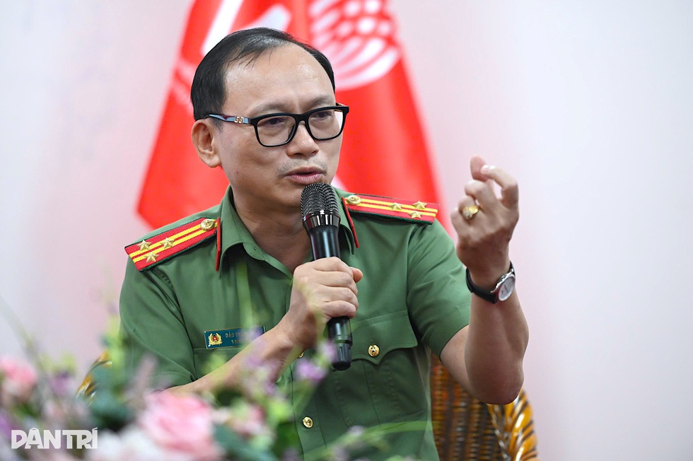 Hoàng Hường: Đế chế kinh doanh đến từ chiêu trò mị dân? - 1 Hoàng Hường: Đế chế kinh doanh đến từ chiêu trò mị dân? - 1