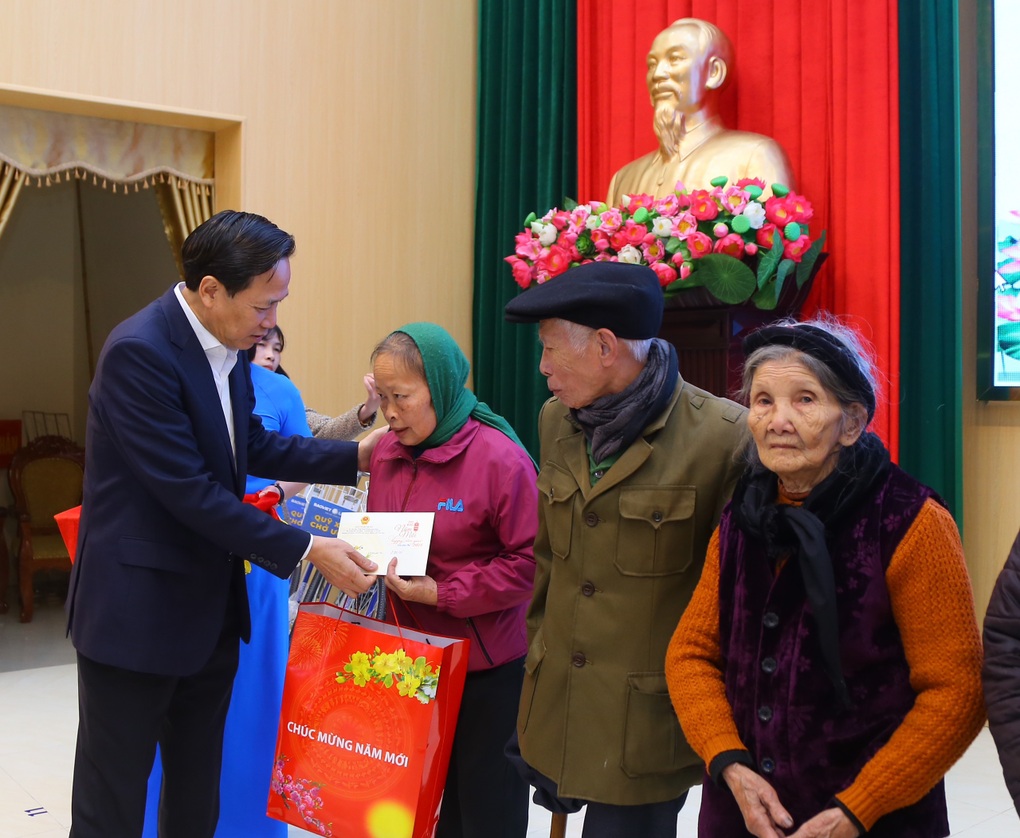 Nhớ kỷ niệm gian khó, Bộ trưởng mang theo nỗi niềm đau đáu về quê hương - 3 Nhớ kỷ niệm gian khó, Bộ trưởng mang theo nỗi niềm đau đáu về quê hương - 3