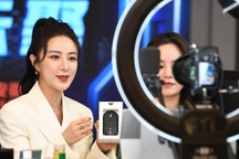 Livestreamer hàng đầu Trung Quốc bị phạt 210 triệu USD vì trốn thuế