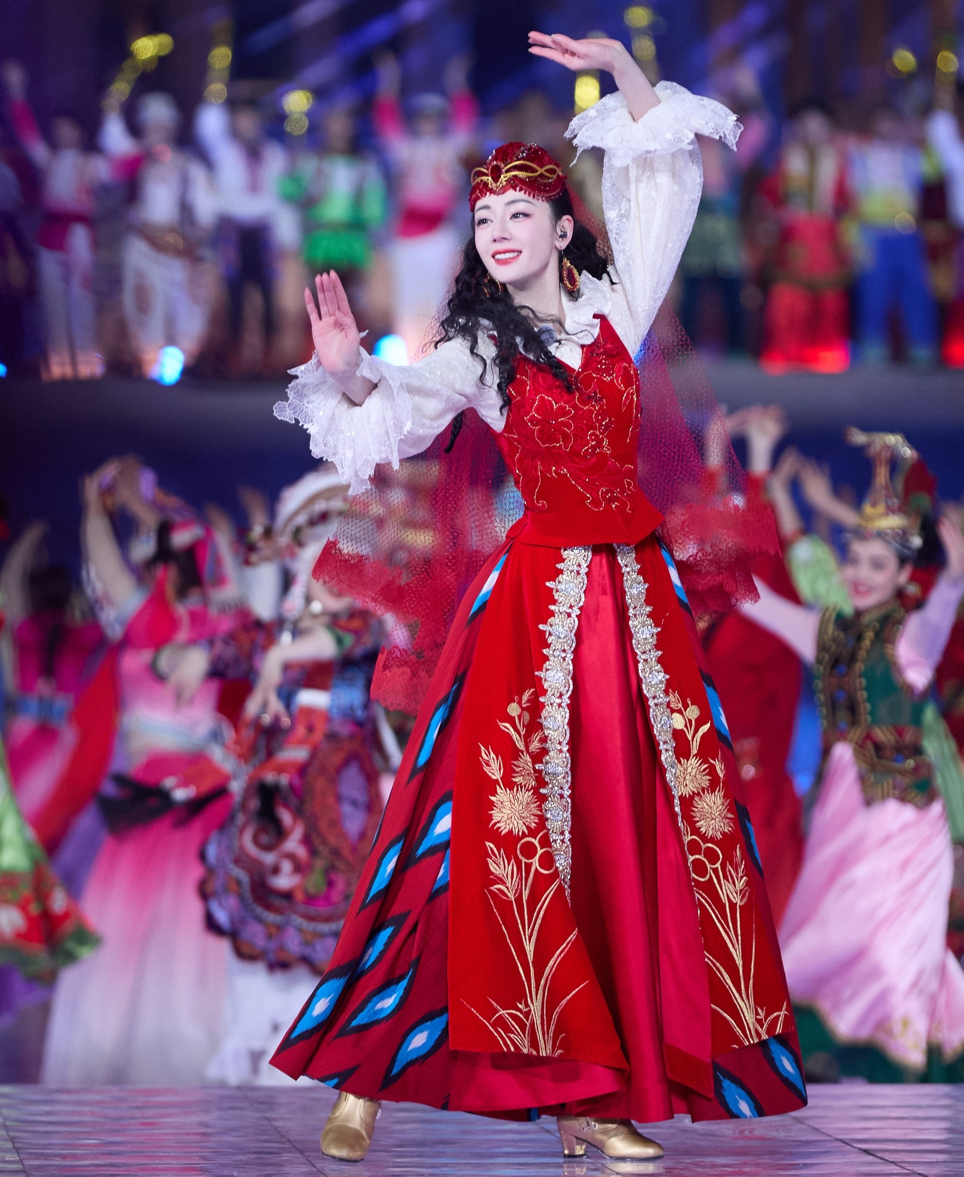 Le sacrifice de Dilraba Dilmurat pour avoir une danse qui a attiré 300 millions de vues - 2 Sự hy sinh của Địch Lệ Nhiệt Ba để có bài múa hút 300 triệu lượt xem - 2