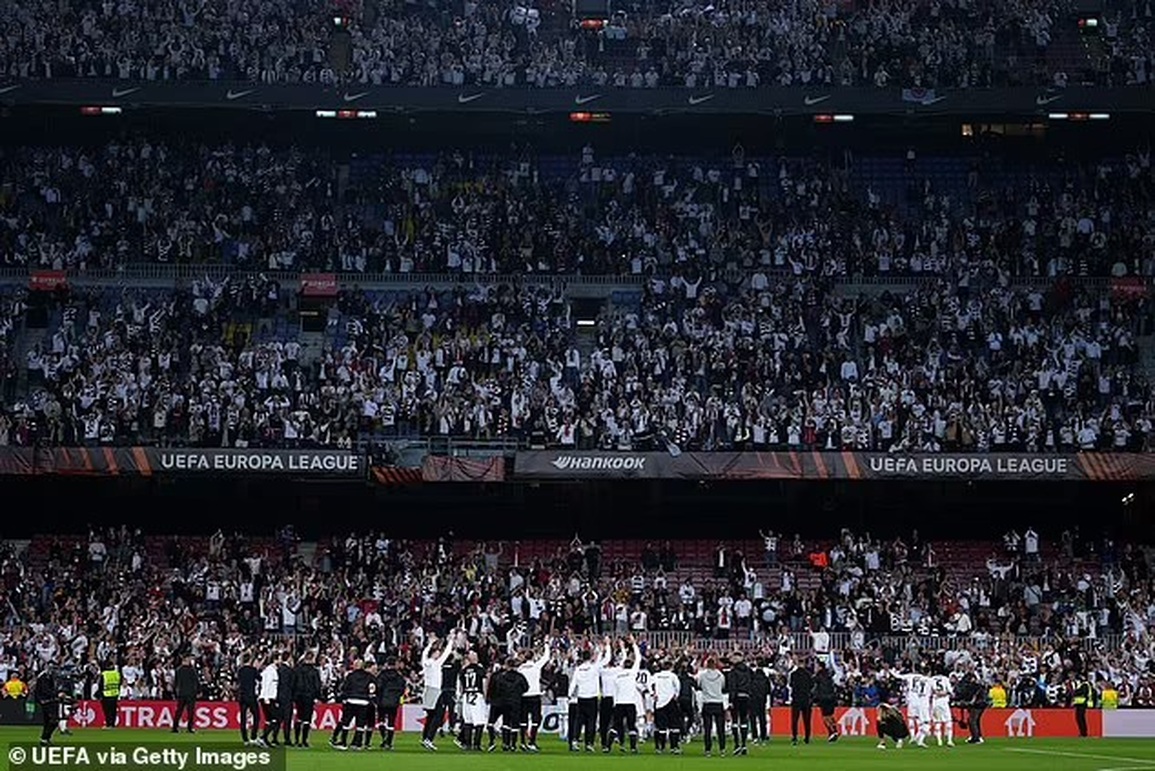 Barcelona bị loại cay đắng, HLV Xavi đổ lỗi cho cổ động viên - 1 Barcelona bị loại cay đắng, HLV Xavi đổ lỗi cho cổ động viên - 1