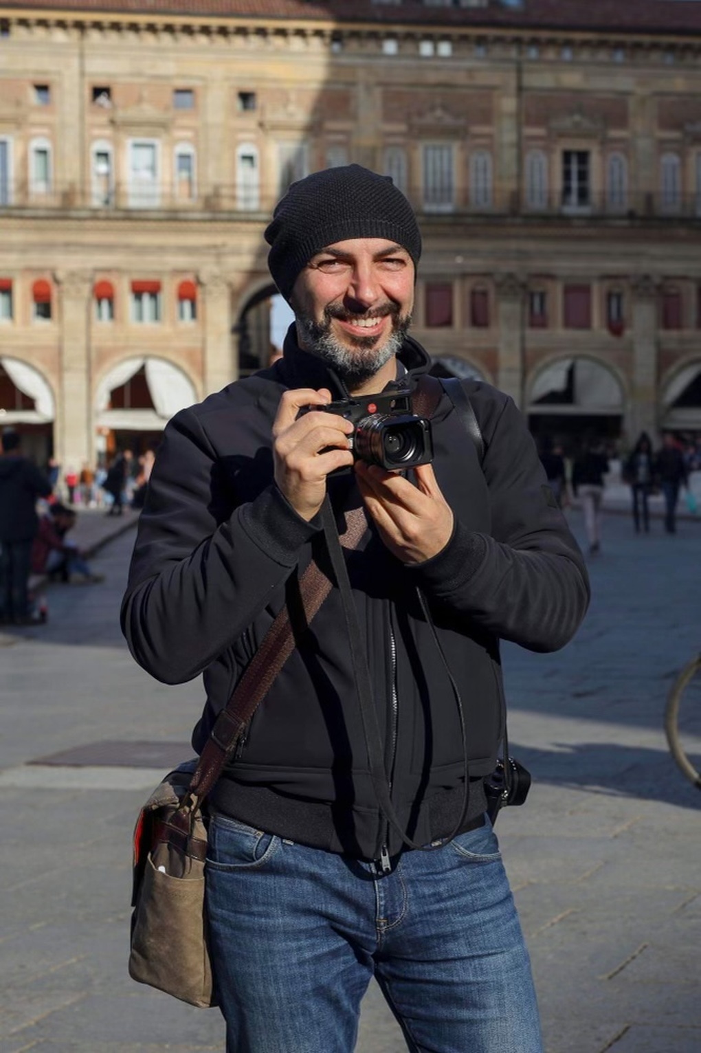 Nhiếp ảnh gia Fulvio Bugani chụp ảnh bằng sự cô đơn ở hòn đảo Sicily - 1