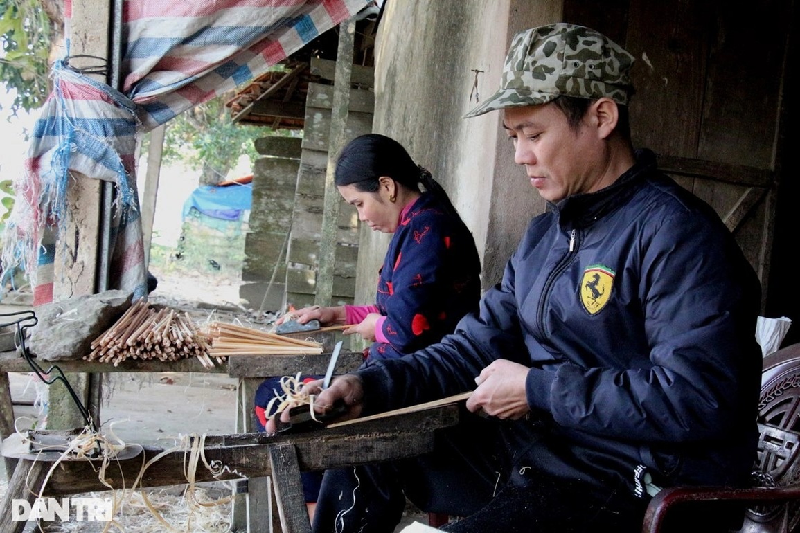 Nghề vót ra tiền tất bật vào vụ Tết - 1 Nghề vót ra tiền tất bật vào vụ Tết - 1