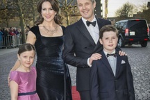 Hoàng tử Đan Mạch thoát chết trong gang tấc