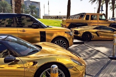 Cuộc sống vương giả của tỷ phú Ả rập Xê út sở hữu dàn siêu xe mạ vàng