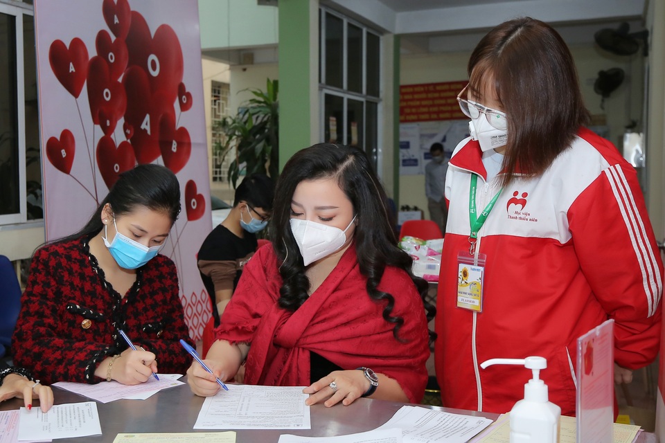 NSƯT Tố Nga kêu gọi hiến máu tình nguyện giữa dịch virus corona - 1 NSƯT Tố Nga kêu gọi hiến máu tình nguyện giữa dịch virus corona - 1