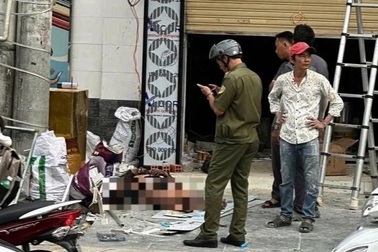 Nam công nhân bị điện giật khi thi công bảng hiệu ở TPHCM