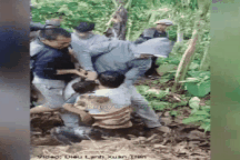 Khen thưởng nhóm thợ sơn xuống giếng sâu cứu bé trai 6 tuổi