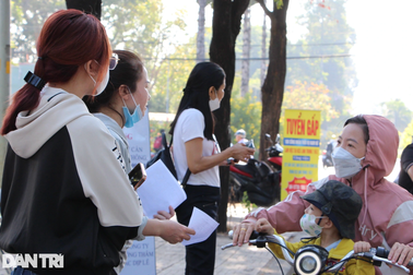 Doanh nghiệp đua nhau "thưởng nóng" để giành giật lao động