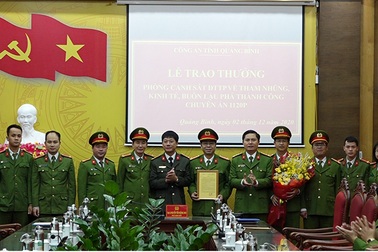 Thưởng nóng chuyên án buôn bán pháo trái phép