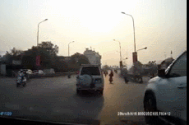 Những clip giao thông ấn tượng tuần qua