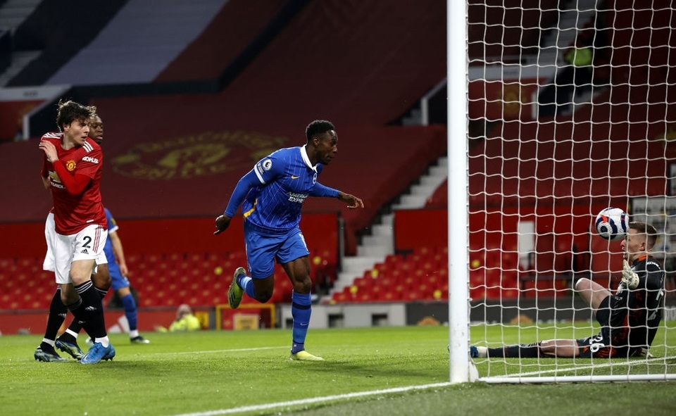 Man Utd 2-1 Brighton: Chân gỗ Welbeck khiến Quỷ đỏ khổ sở - 2 Man Utd 2-1 Brighton: Chân gỗ Welbeck khiến Quỷ đỏ khổ sở - 2