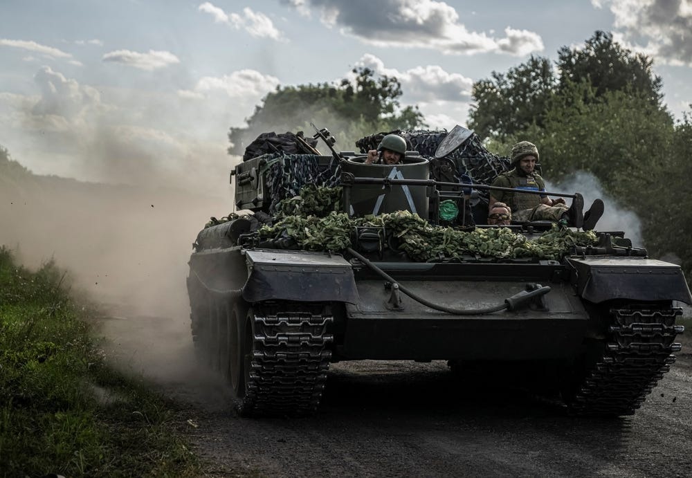 Ukraine chao đảo ở Kursk, Nga đưa quân qua biên giới lập vùng đệm - 1