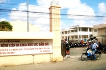 Trẻ sơ sinh tử vong do bác sĩ bệnh viện Đầm Dơi tắc trách?