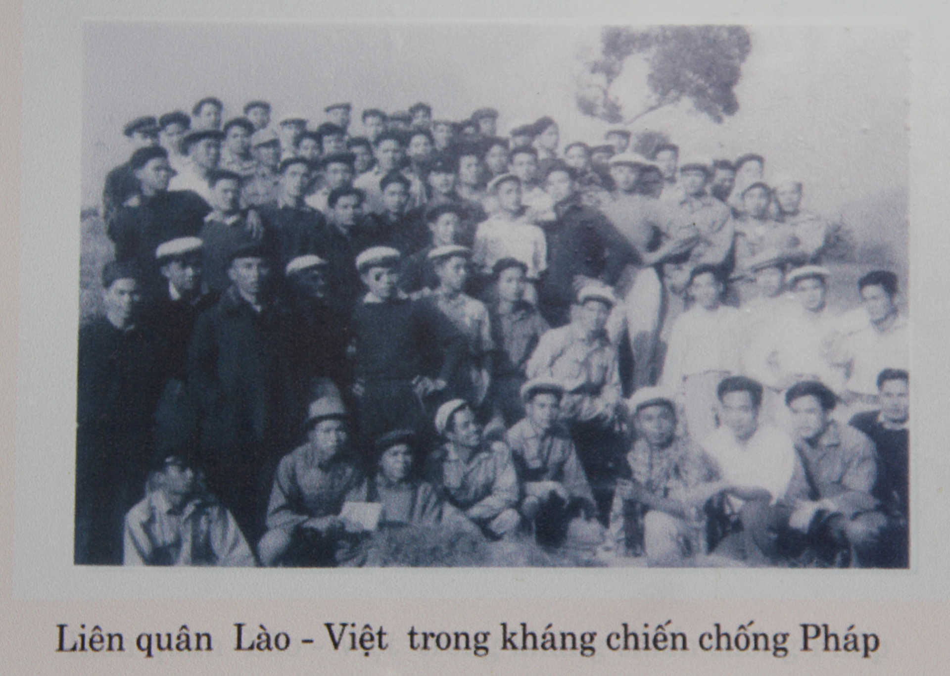 Tình đoàn kết Việt - Lào: Cao hơn núi, dài hơn sông, rộng hơn biển cả... - 8 Tình đoàn kết Việt - Lào: Cao hơn núi, dài hơn sông, rộng hơn biển cả... - 8
