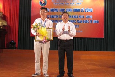 Nghệ An: Tuyên dương học sinh giành Huy chương Bạc Olympic Toán Quốc tế 2013