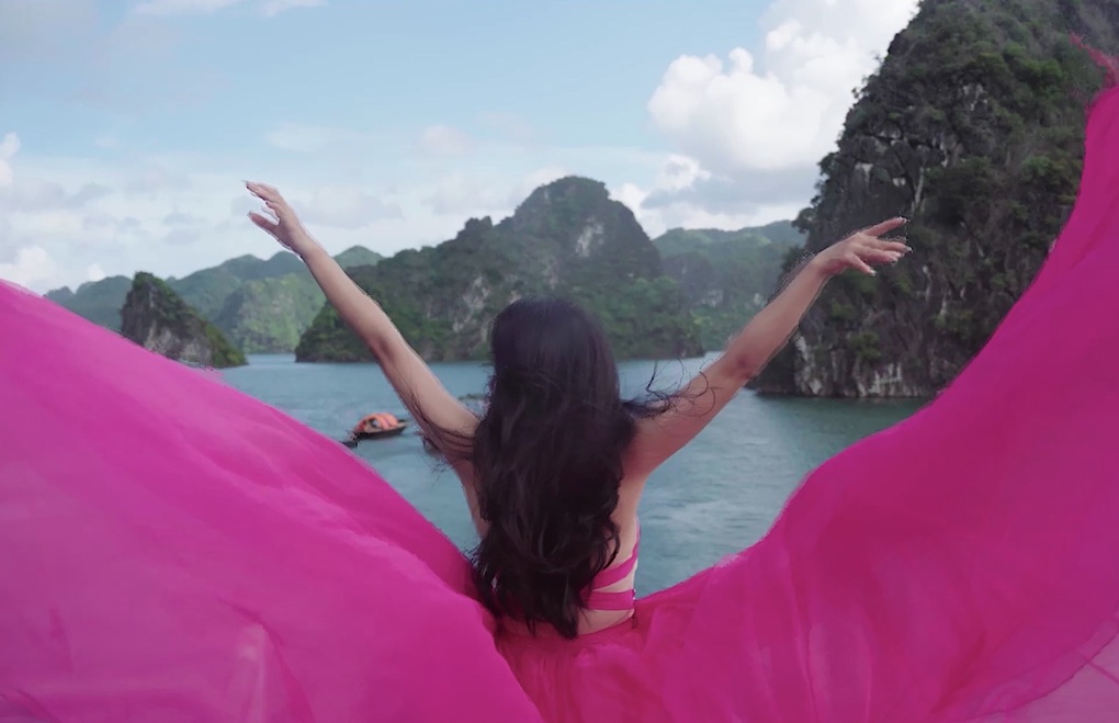 Việt Nam tuyệt đẹp trong video Lâm Thu Hồng mang đến Hoa hậu Hoàn cầu - 1 Việt Nam tuyệt đẹp trong video Lâm Thu Hồng mang đến Hoa hậu Hoàn cầu - 1