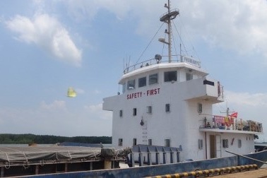 “Phóng thích” tàu chở bụi lò bị “giam” ở biển Vũng Tàu