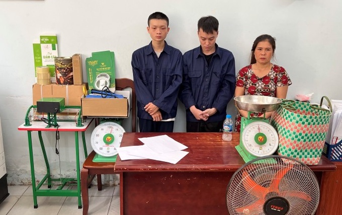 Từ trái qua: Trần Trí Minh Sang, Trần Nhật Vĩnh, Lưu Thị Thái.