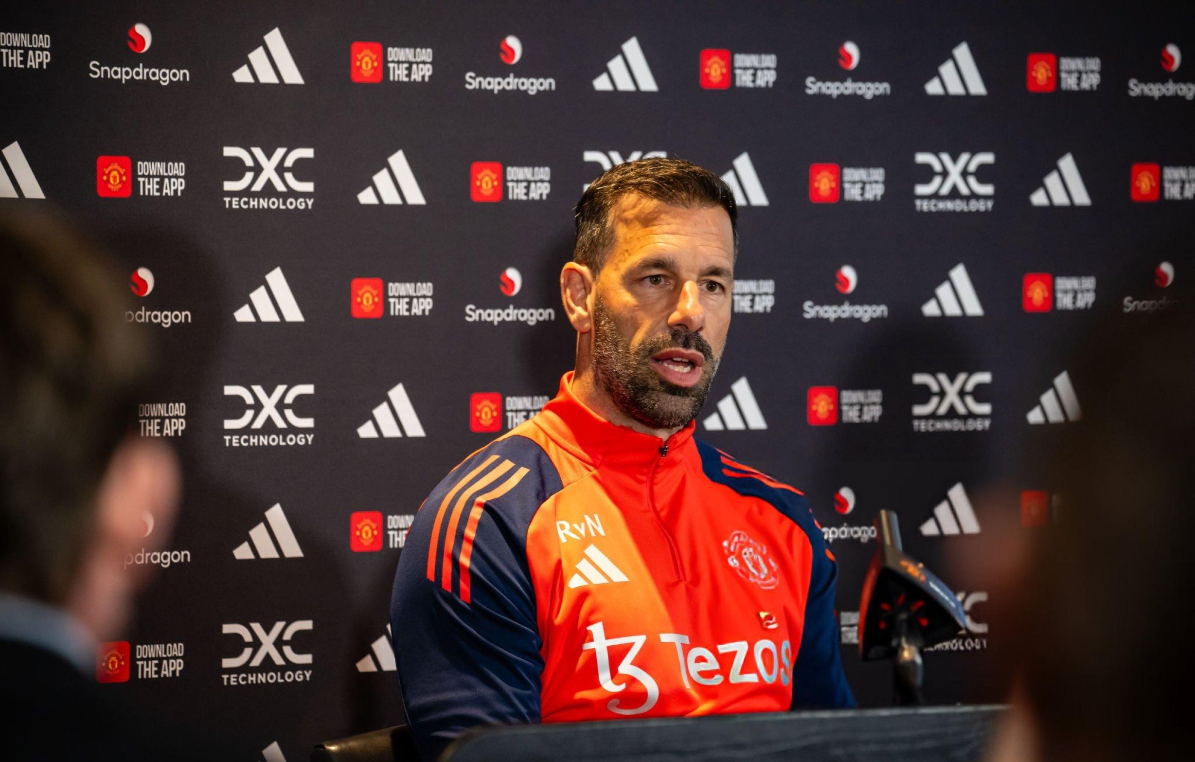 Van Nistelrooy ប្តេជ្ញាជួយ Man Utd យកឈ្នះវិបត្តិ - ១ Van Nistelrooy quyết tâm đưa Man Utd vượt qua khủng hoảng - 1