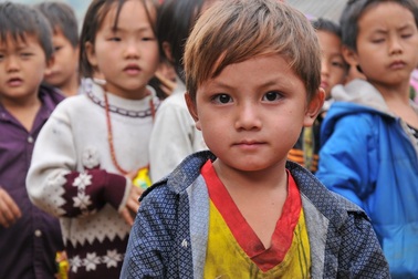 Bộ ảnh cậu bé H'mông lấm lem hút cộng đồng mạng