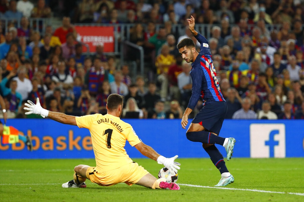 Lewandowski lập công, Barcelona thắng đậm Bilbao - 4 Lewandowski lập công, Barcelona thắng đậm Bilbao - 4