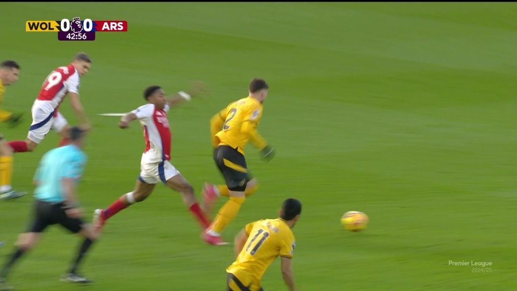 Sao trẻ Arsenal nhận thẻ đỏ rất khó hiểu, Ngoại hạng Anh phán xử ra sao? - 2 Sao trẻ Arsenal nhận thẻ đỏ rất khó hiểu, Ngoại hạng Anh phán xử ra sao? - 2