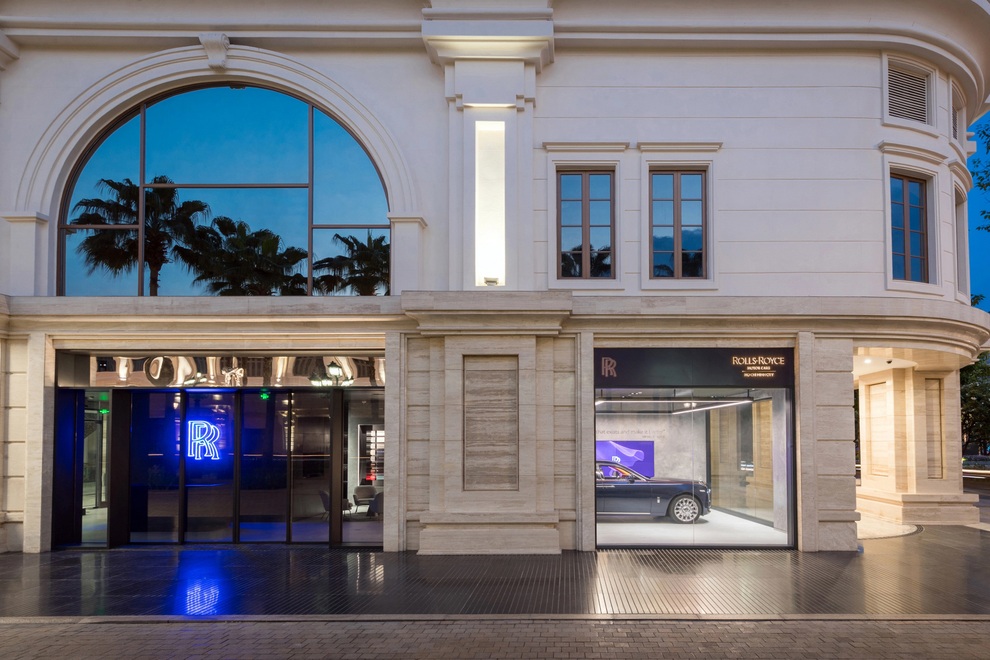 Rolls-Royce khai trương showroom ủy quyền đầu tiên tại TPHCM - 1 Rolls-Royce khai trương showroom ủy quyền đầu tiên tại TPHCM - 1