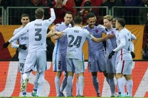 Aubameyang và Pedri tỏa sáng đưa Barcelona vào tứ kết Europa League