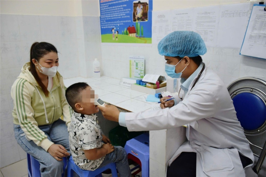 TPHCM: Nhiều trẻ nguy cơ cao được tiêm vaccine sởi trong 2 ngày nghỉ lễ 2/9 - 3 TPHCM: Nhiều trẻ nguy cơ cao được tiêm vaccine sởi trong 2 ngày nghỉ lễ 2/9 - 3